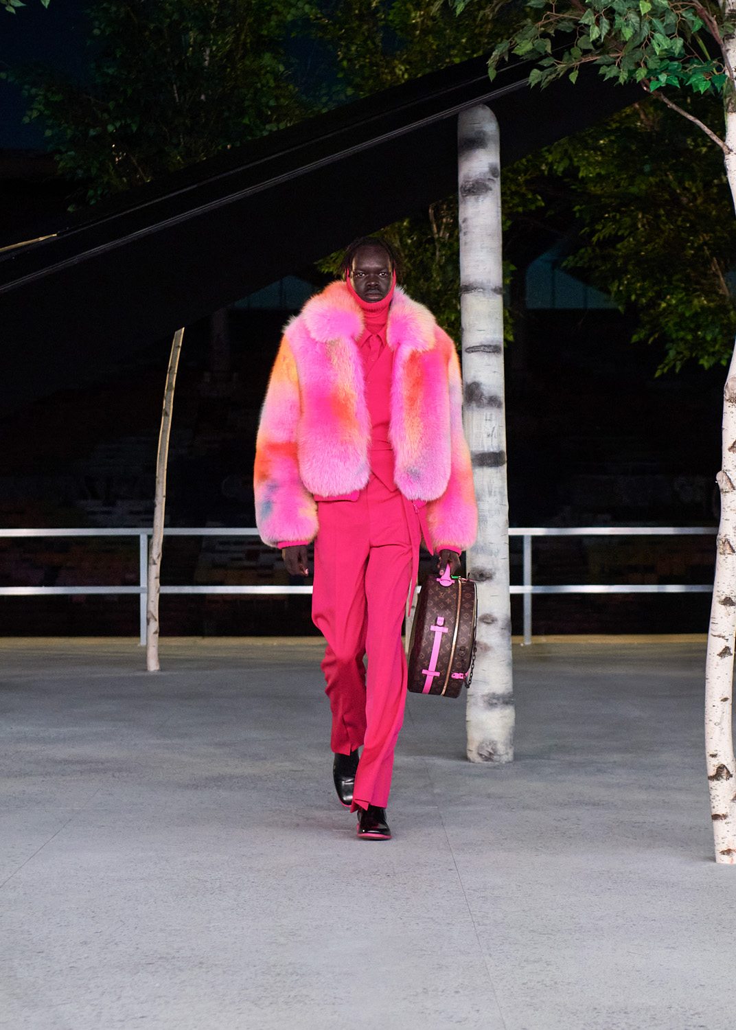 À Miami, Louis Vuitton rend hommage à Virgil Abloh avec son défilé printemps-été 2022