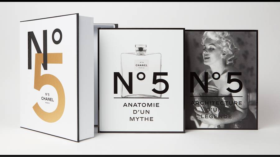 N°5, Chanel : le livre qui retrace les 100 ans d'un parfum iconique 