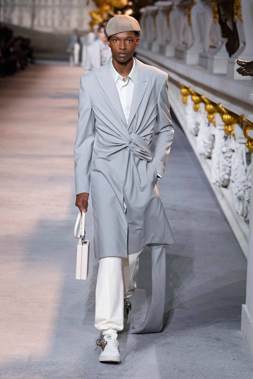 Kim Jones revisite les fondamentaux de Christian Dior dans sa collection homme automne-hiver 2022-2023