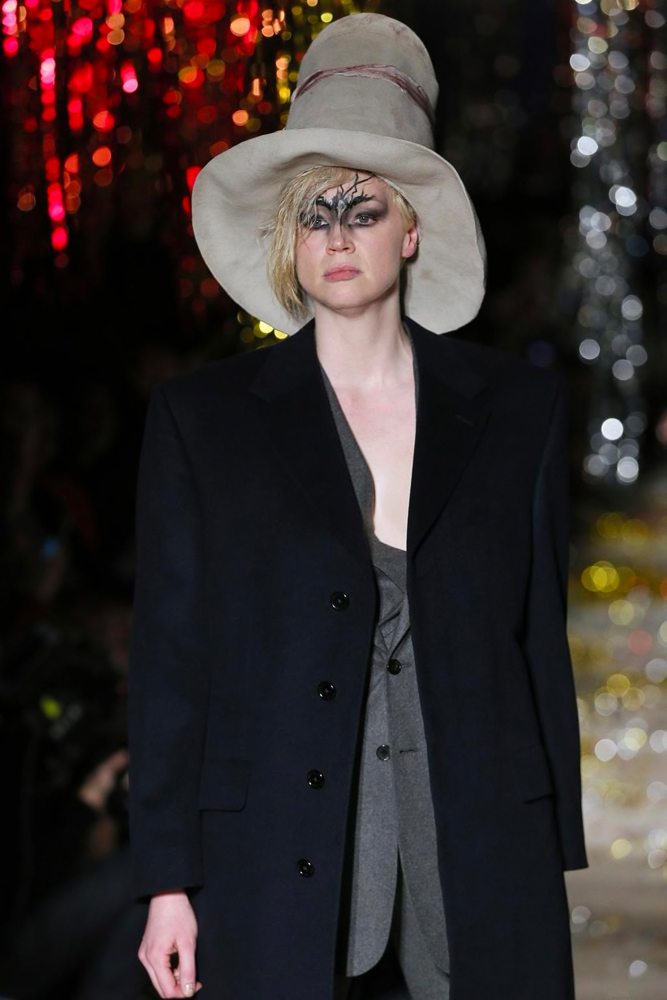 L'actrice Gwendoline Christie sur le défilé Vivienne Westwood  automne-hiver 2015-16