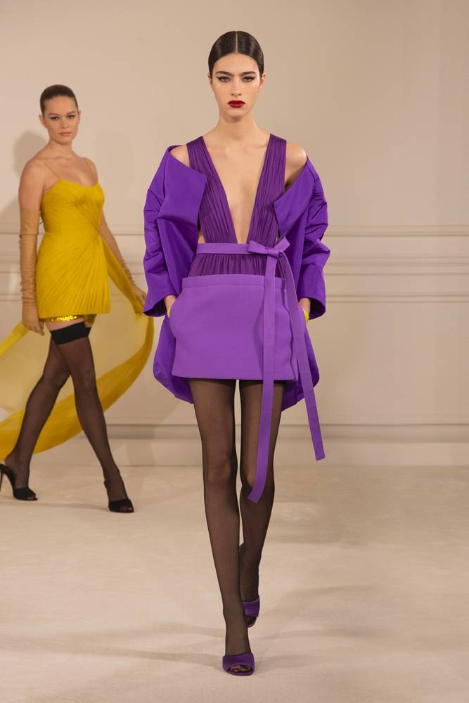 Valentino célèbre les corps dans son défilé haute couture printemps-été 2022