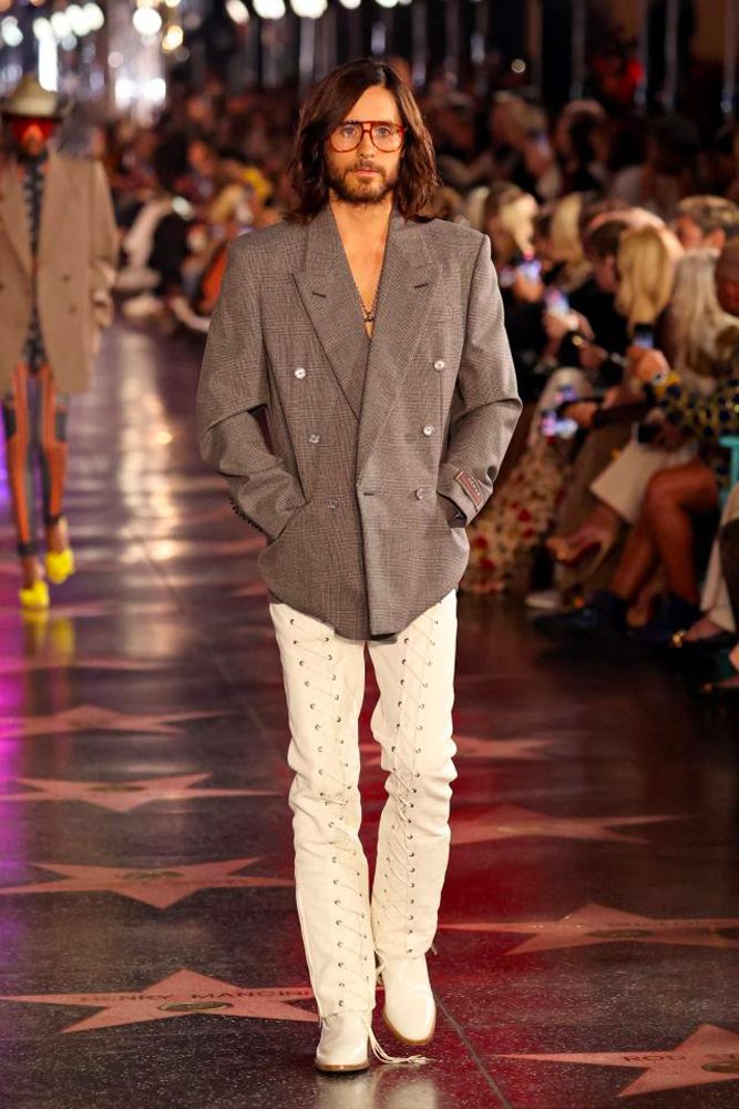 L'acteur Jared Leto sur le défilé Gucci printemps-été 2022