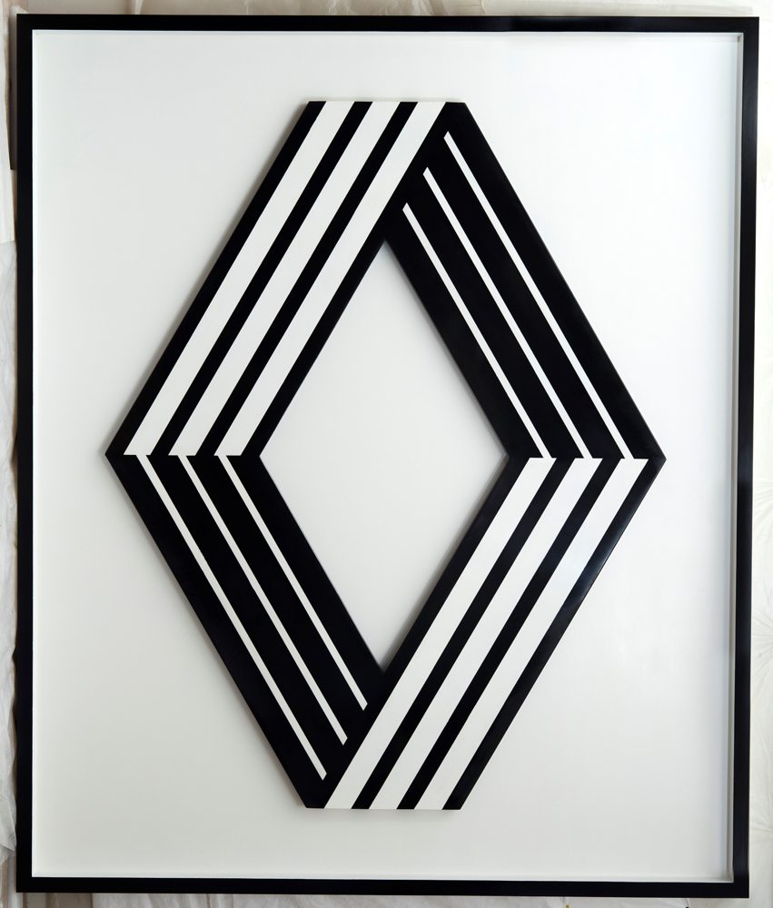 Victor Vasarely, Logo Renault Noir-Blanc (1972). Photo credit: Fabrice Lepeltier and Fondation Vasarely