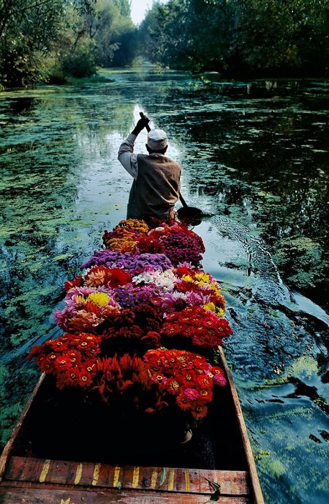 Steve McCurry, Srinagar, Kashmir, 1996. © Steve McCurry