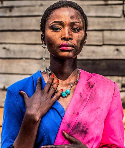 De victimes à puissantes, les femmes glorifiées par la photographe Pamela Tulizo