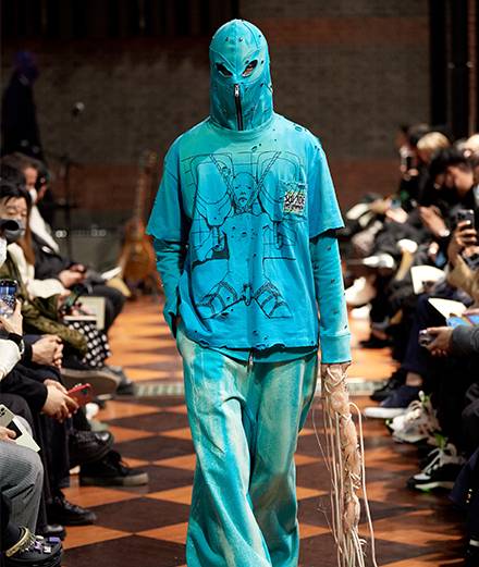 Entre streetwear et couture, la collection Sankuanz automne-hiver 2022-2023 brouilles les frontières