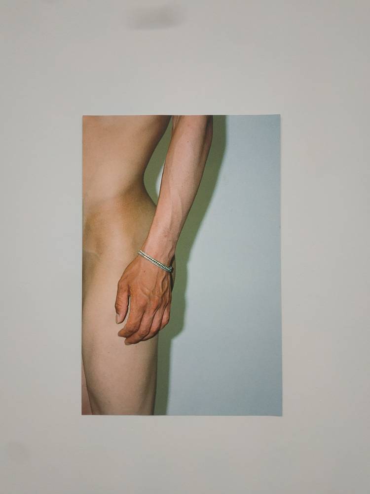 Morgan Courtois, “Rahmat” (2019). Vue de l'exposition “Twisted”, Centre d'art des Capucins. © F. Deladerrière