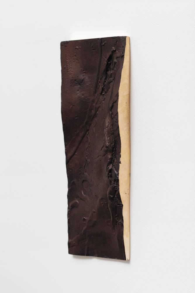 Morgan Courtois, “Sans titre” (2021). Vue de l'exposition “Twisted”, Centre d'art des Capucins. ©F. Deladerrière
