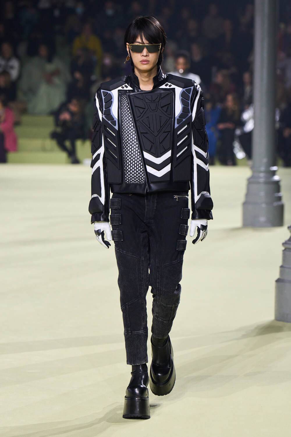  Protective armours brought by Olivier Rousteing for the Balmain fall-winter 2022-2023 collection