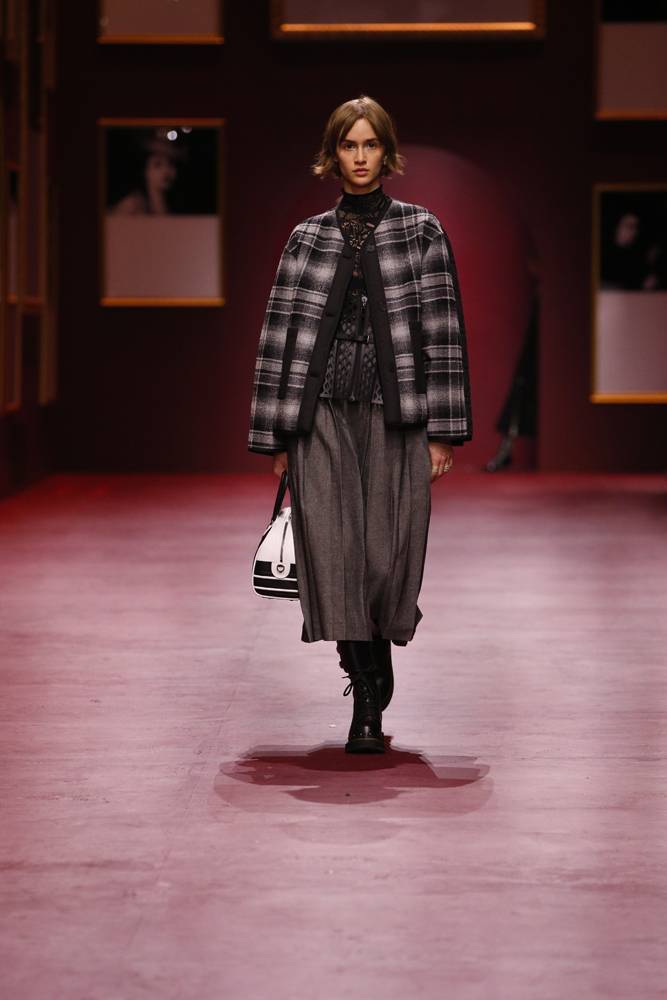 Dior invite la technologie dans sa collection automne-hiver 2022-2023