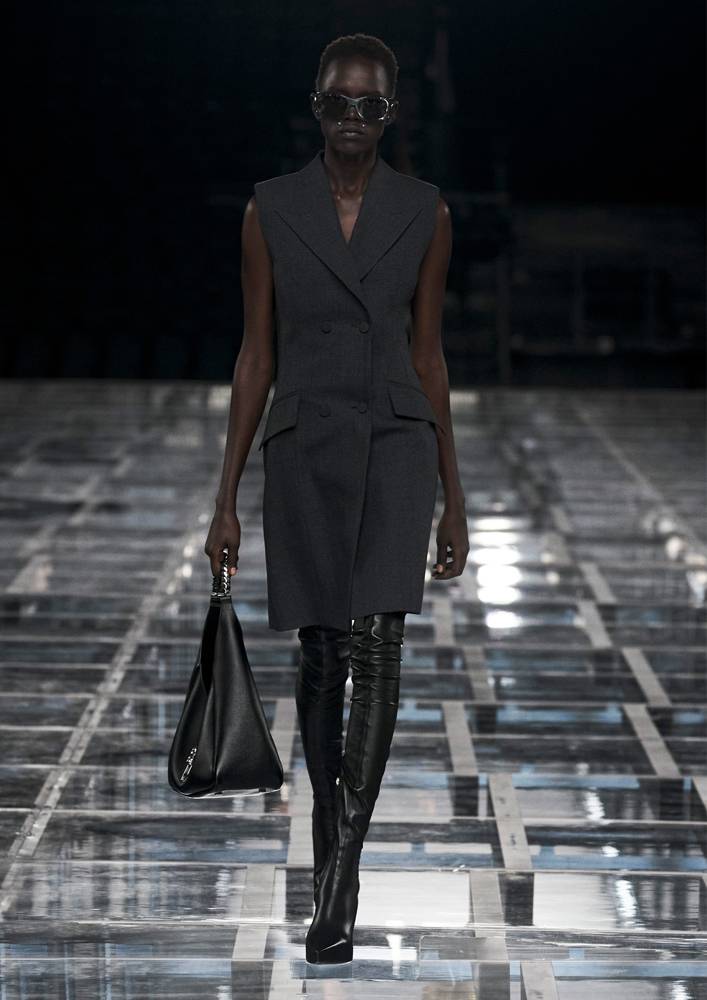 Le défilé Givenchy automne-hiver 2022-2023 à Paris 