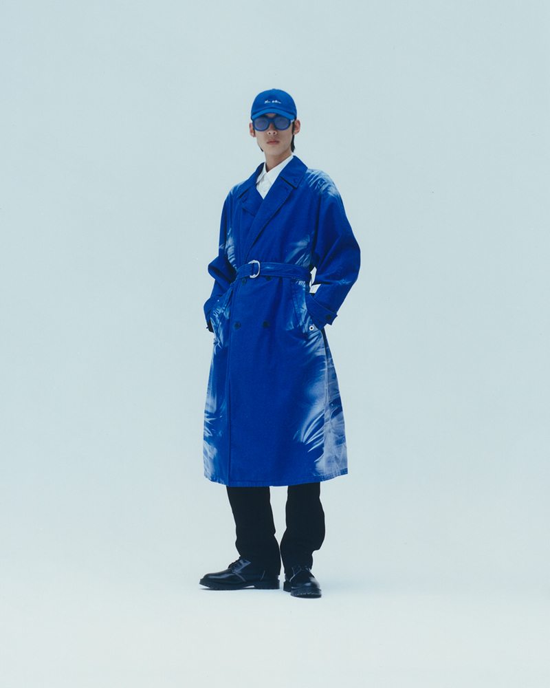 Le célèbre bleu d'Yves Klein envahit une collection Études