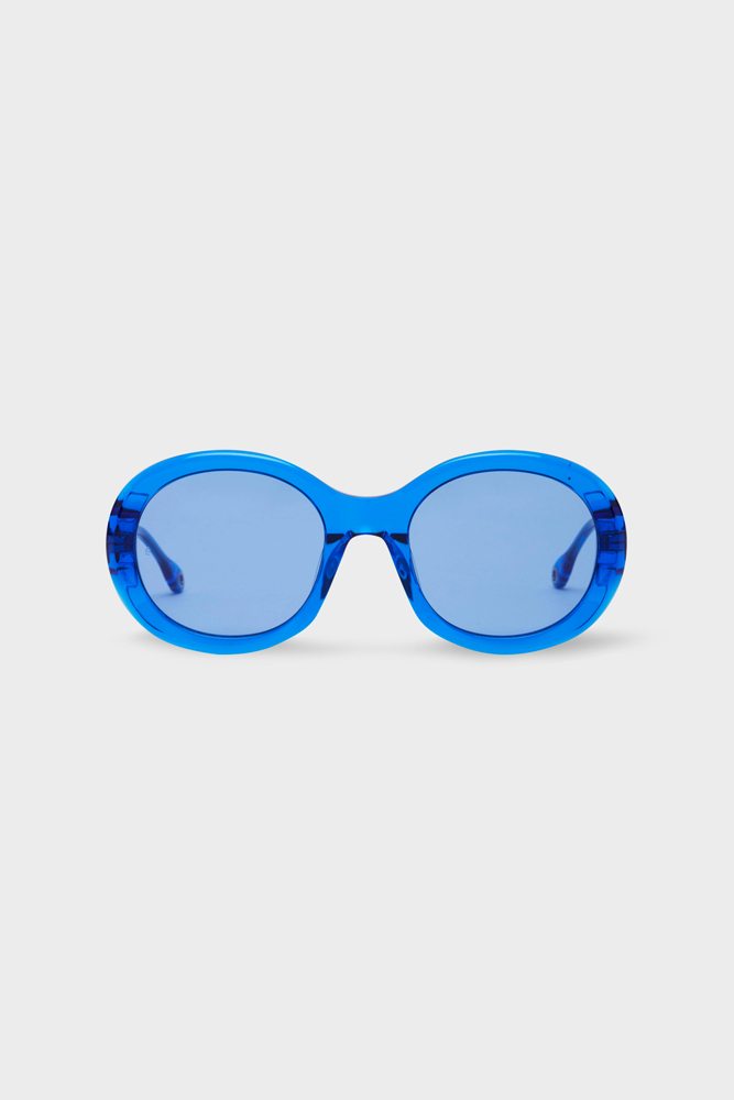 Le célèbre bleu d'Yves Klein envahit une collection Études
