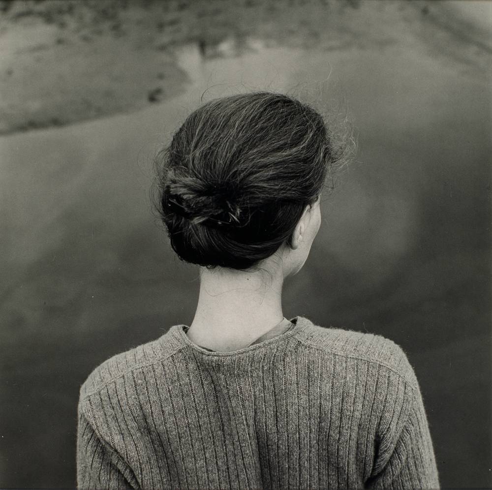 Emmet Gowin, “Edith”, Chincoteague, Virginia (1967). MEP collection, Paris. © Emmet Gowin. Courtesy of the artist and the Pace Gallery, New York.