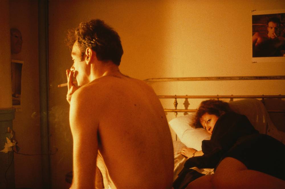 Nan Goldin, “Nan and Brian in bed”, New York City (1983). “The Ballad of Sexual Dependency” series. MEP collection, Paris © Nan Goldin. Courtesy Marian Goodman Gallery.