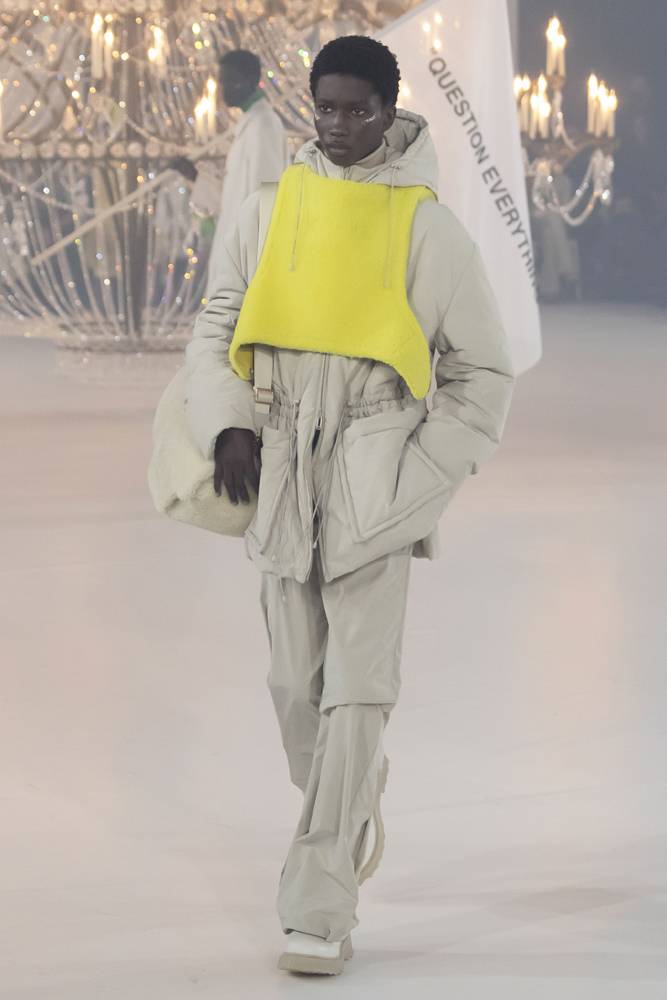 Virgil Abloh celebrated at the Off-White fall-winter 2022-2023 show