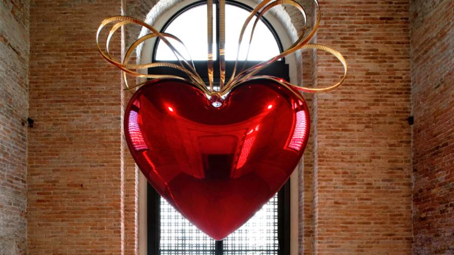 Why will artist Jeff Koons send his sculptures to the moon?