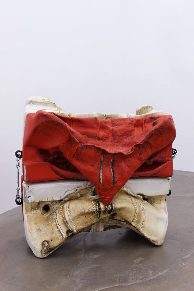 Anita Molinero, “Sans titre (Plots)” (2012). Courtesy de l’artiste et de la Galerie Christophe Gaillard © Anita Molinero, Adagp, Paris, 2022
