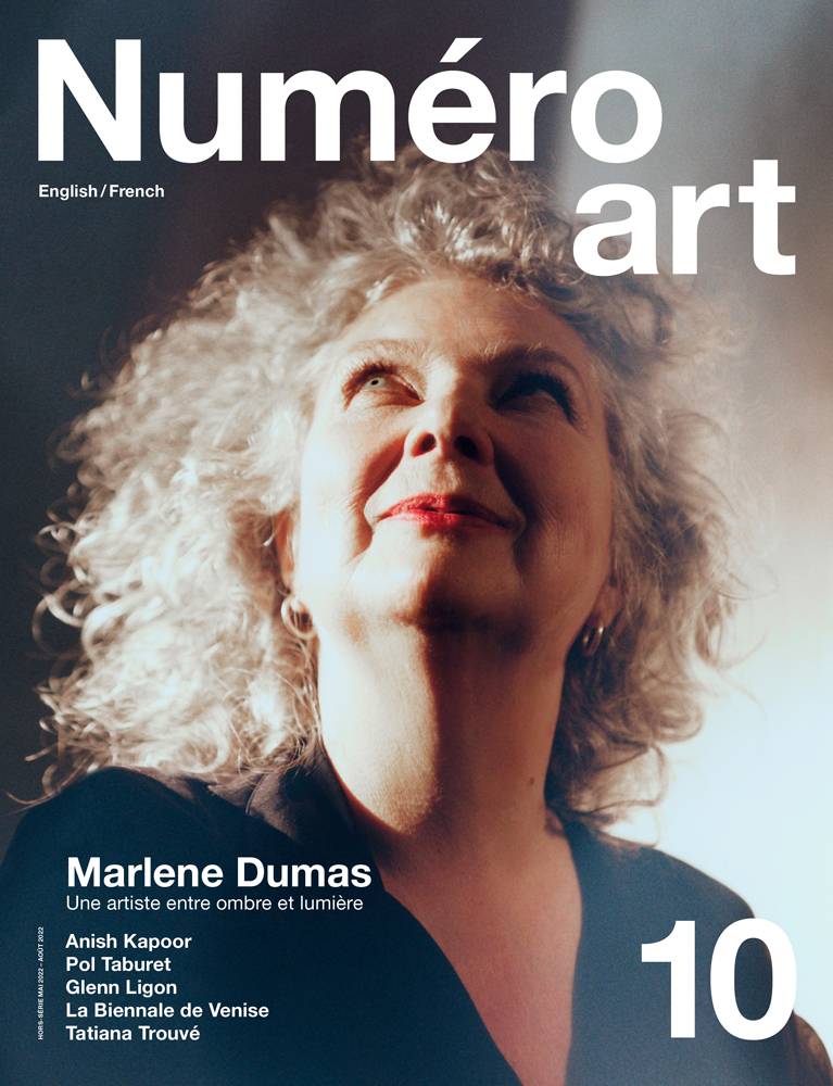 Marlene Dumas photographiée par Brett Lloyd en couverture du Numéro art 10.