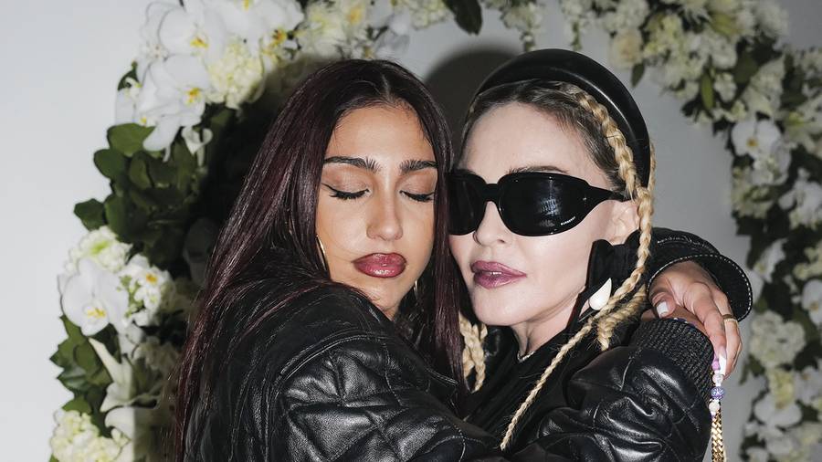 Burberry célèbre son sac Lola avec Madonna et Lourdes Léon à Los Angeles
