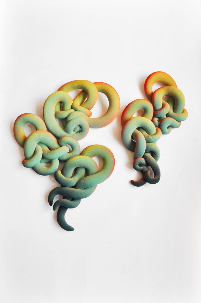 Claire Lindner, “Entrelacs”. Ceramics Now