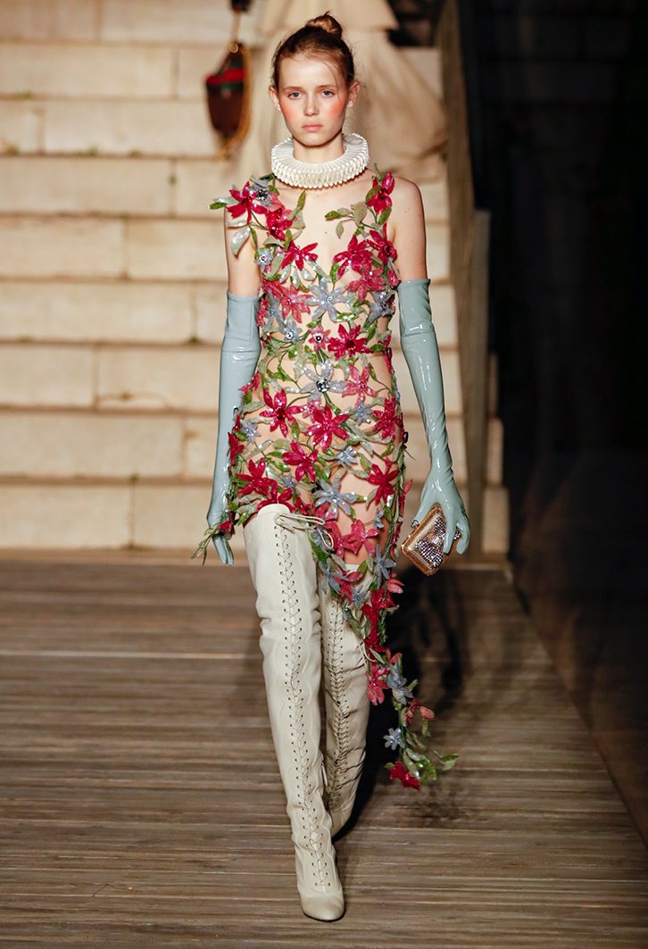 Le défilé Gucci Croisière 2023 : une flamboyante “Cosmogonie” dans les Pouilles