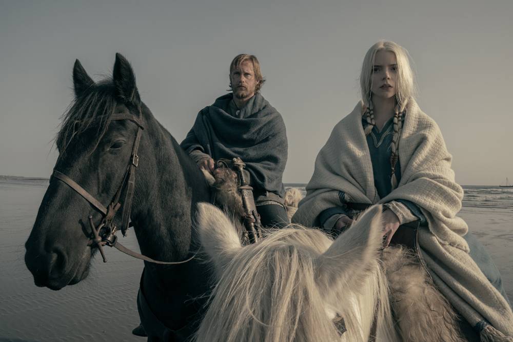 Rencontre avec Alexander Skarsgard, l'acteur suédois qui convie les vikings à Hollywood