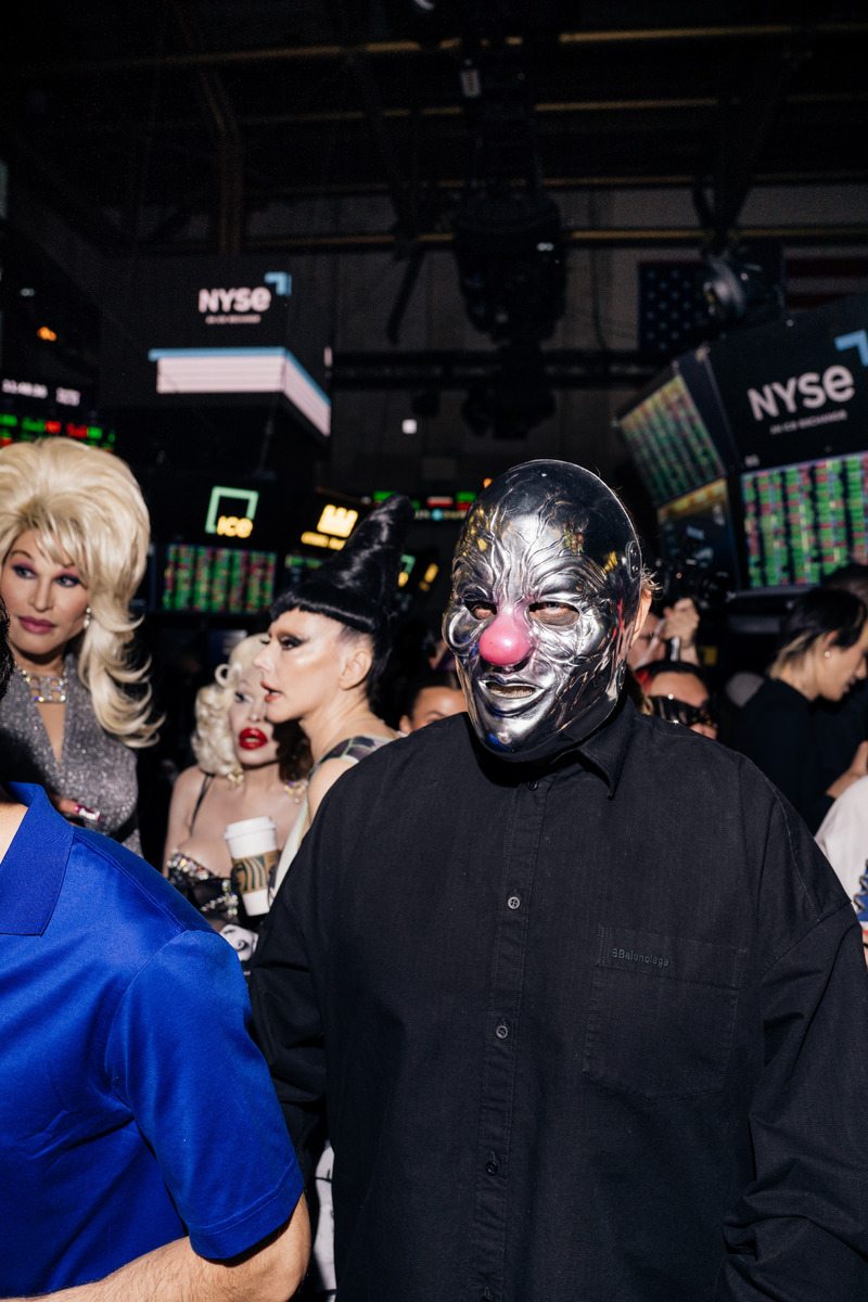 Shawn Crahan au défilé Balenciaga spring 2023 à la Bourse de New York 