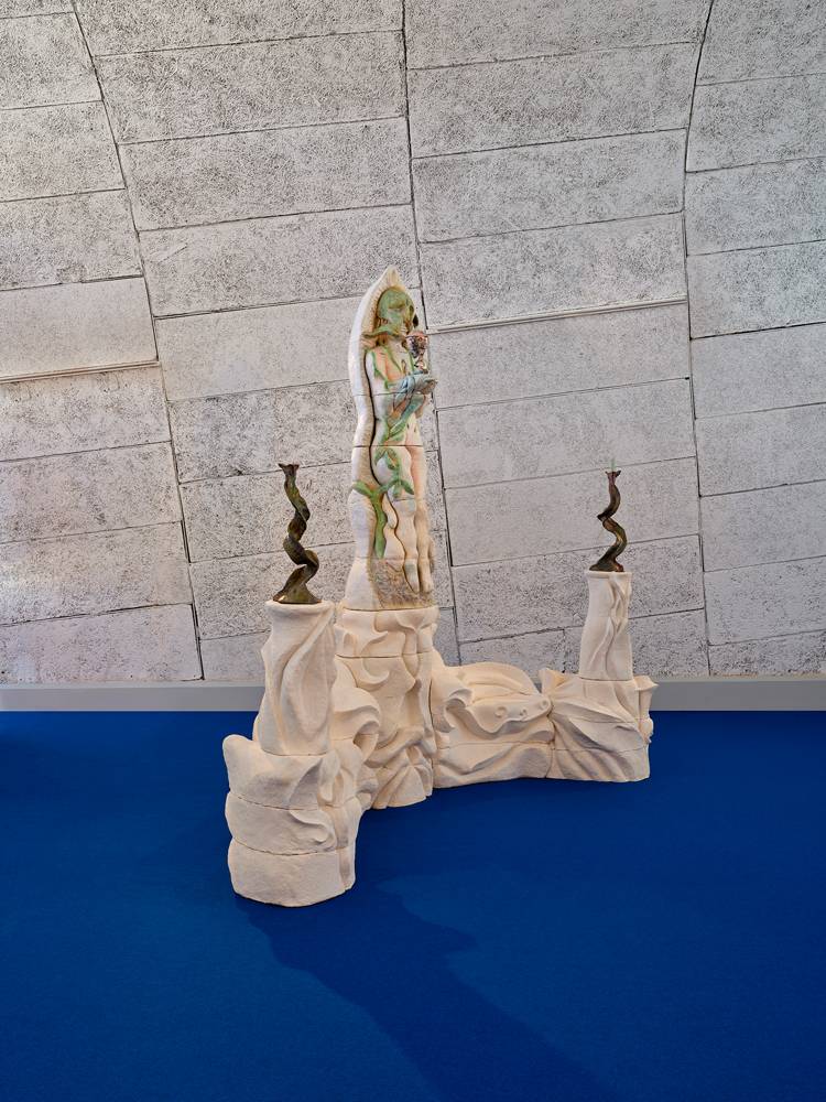 Vue de l'exposition collective "Uncanny Depths”, commissariat Emmanuelle Luciani au MAMO, Cité Radieuse, Marseille (2022).
