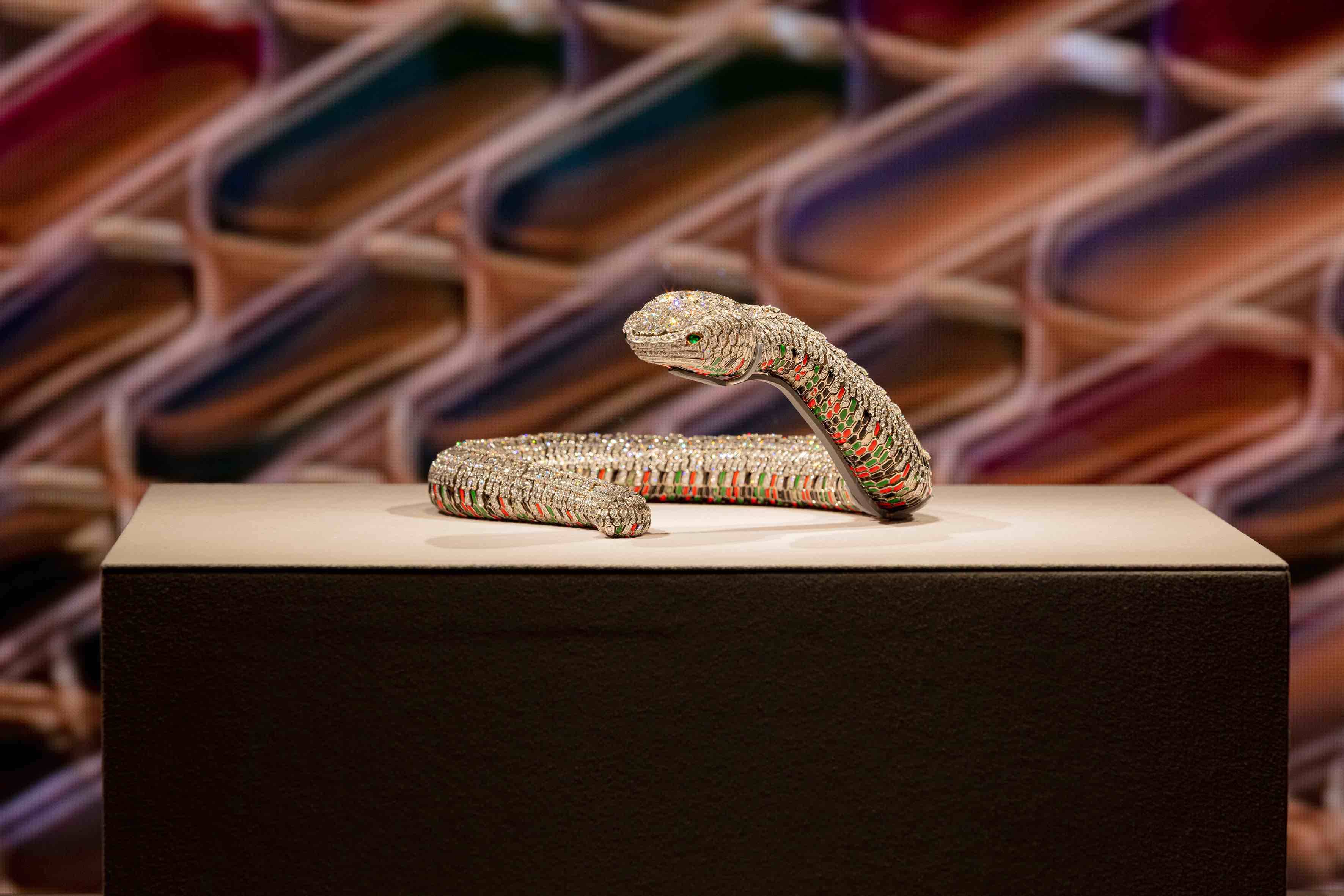 Le célèbre collier “Serpent” de Maria Félix, réalisé en 1968 par Cartier et exposé à Madrid en juin 2022.