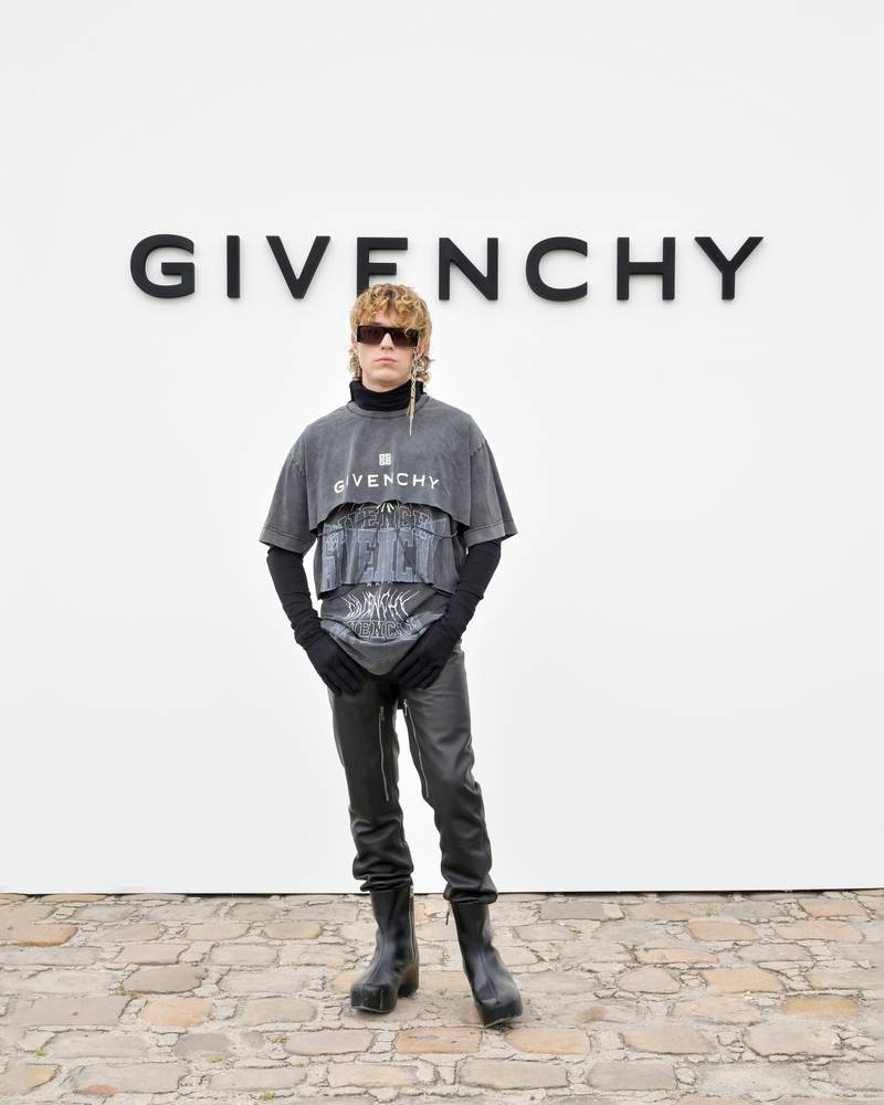 Irama au défilé Givenchy printemps-été 2023 à Paris