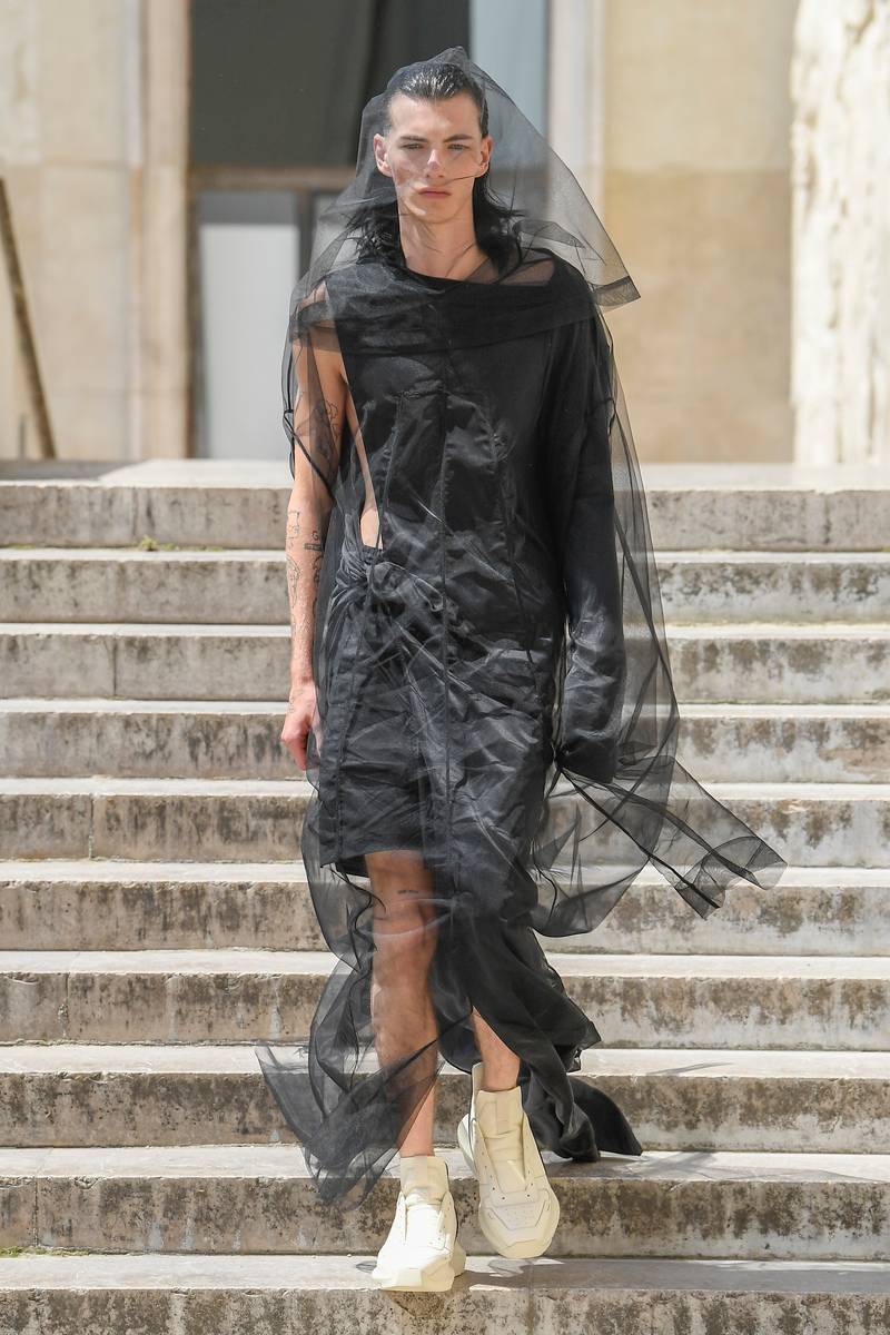 Rick Owens sets the Palais de Tokyo on fire with his Spring-Summer 2023 Men’s show 