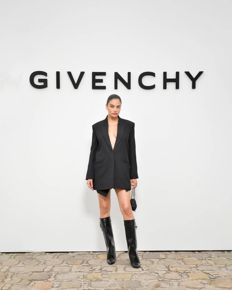 Shanina Shaik au défilé Givenchy printemps-été 2023 à Paris