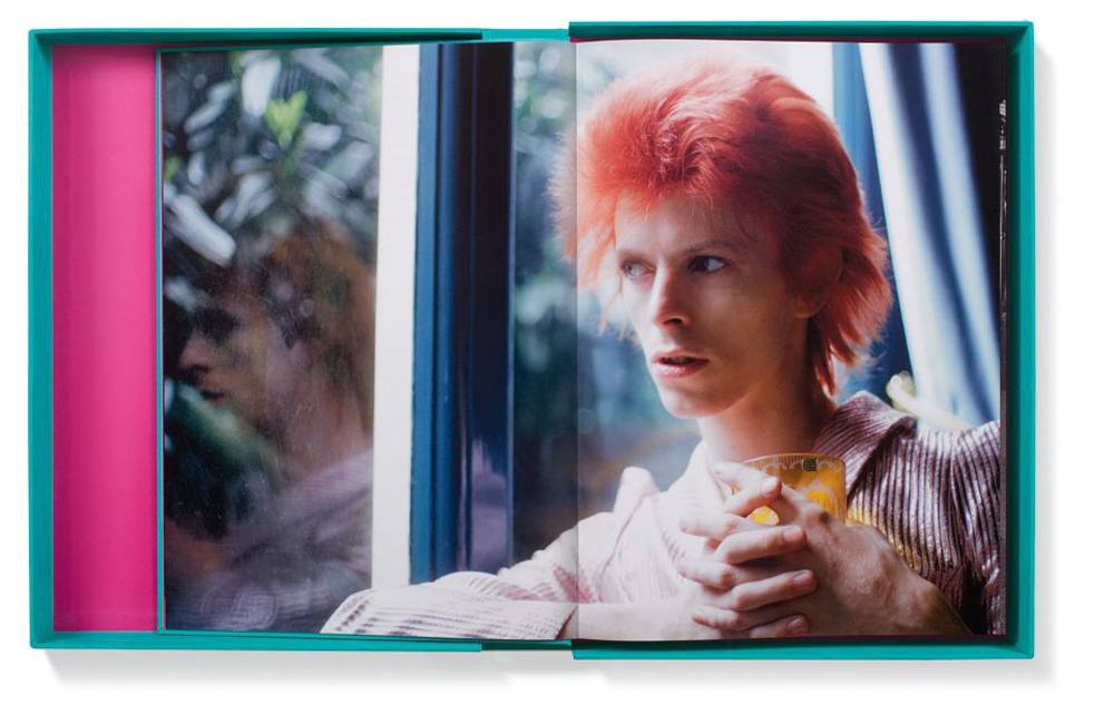 Les multiples facettes de David Bowie fusionnées dans un portrait édité par Taschen