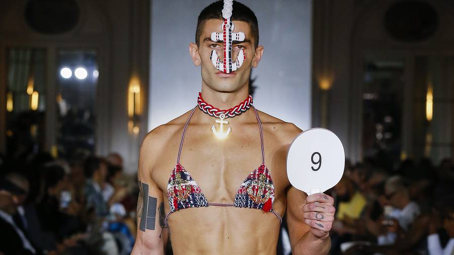 Les 43 looks les plus sexy de la Fashion Week homme printemps-été 2023