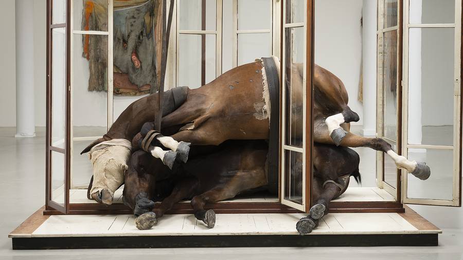 Entre douleur et désir, comment l'artiste Berlinde De Bruyckere sculpte la passion humaine