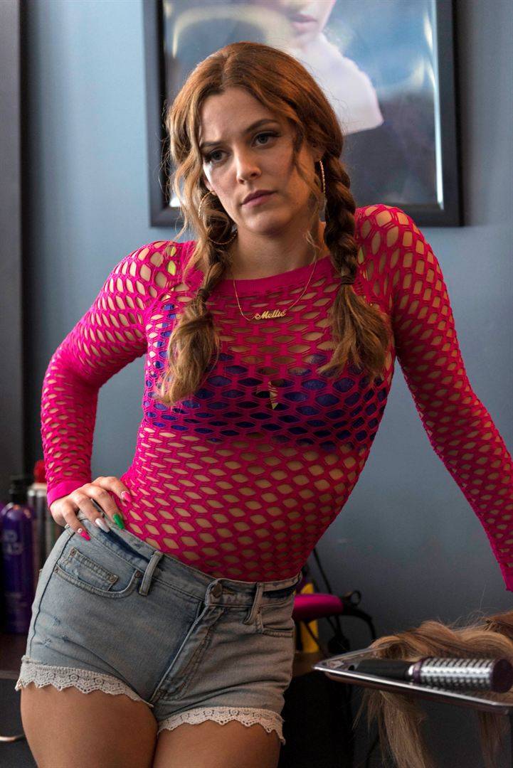 Riley Keough in Logan Lucky (2017).