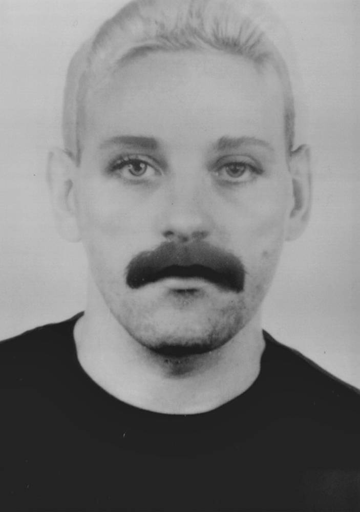 Thomas Ruff, “anderes Porträts Nr. 122/138” (1994/1995). Sérigraphie sur papier, 52 × 37 cm. Collection de l’artiste © ADAGP, Paris 2022