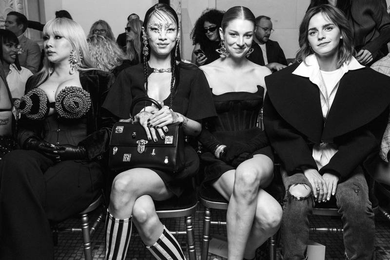 CL, Rina Sawayama, Hunter Schafer et Emma Watson au défilé Schiaparelli haute couture automne-hiver 2022-2023