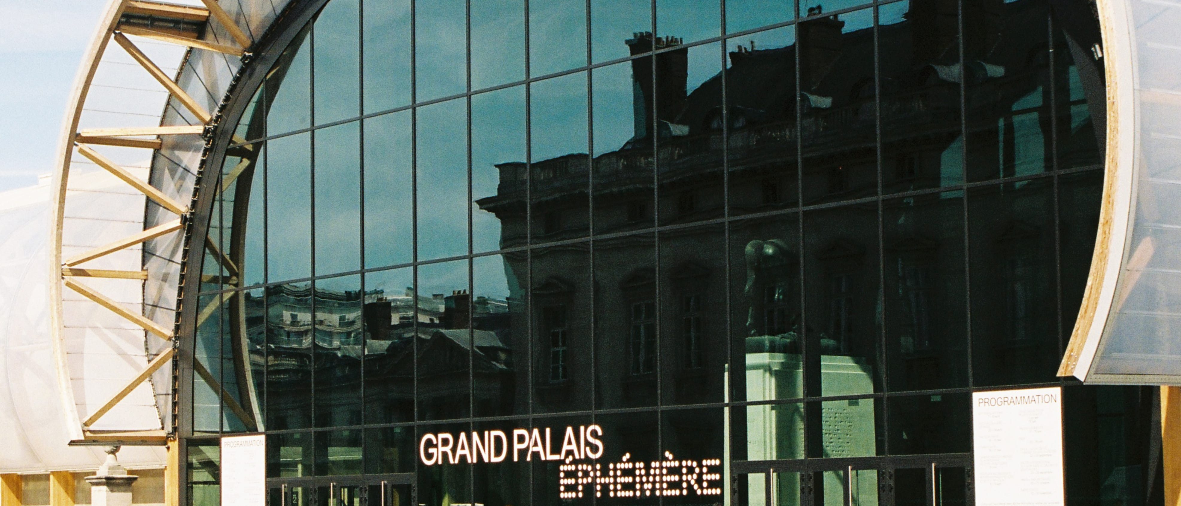 Vue de la façade du Grand Palais Éphémère, qui accueillera la foire Paris+ par Art Basel du 20 au 23 octobre.