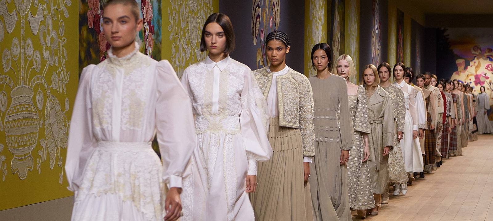 Dior unveils a virtuoso and folkloric Fall/Winter 2022-2023 Couture  collection