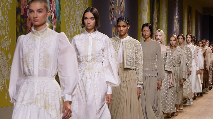 Dior unveils a virtuoso and folkloric Fall/Winter 2022-2023 Couture collection