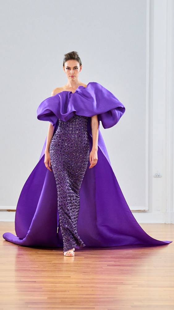 Pour sa collection haute-couture automne-hiver 2022-2023, Rami Al Ali fait revivre le glamour des années 60 
