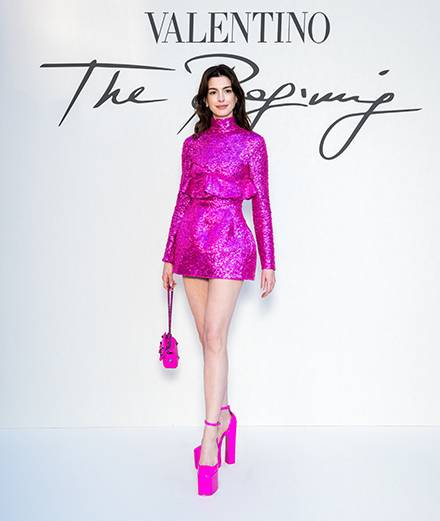 Anne Hathaway, Andrew Garfield, Kate Hudson... les stars au défilé Valentino haute couture automne-hiver 2022-2023
