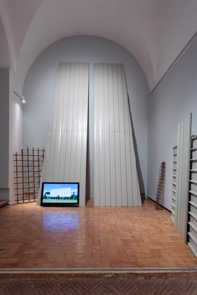 Œuvres de Théodora Barat dans l'exposition “Étincelles” / “Scintille” à l'Académie de France à Rome (2022) © Daniele Molajoli
