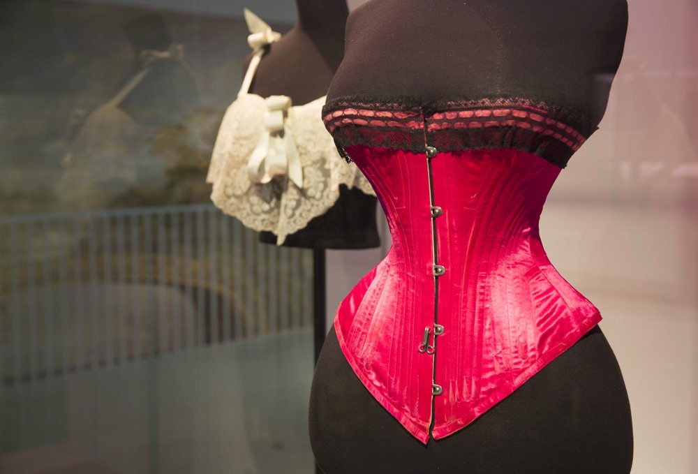 L'exposition Undressed: A Brief History of Underwear 