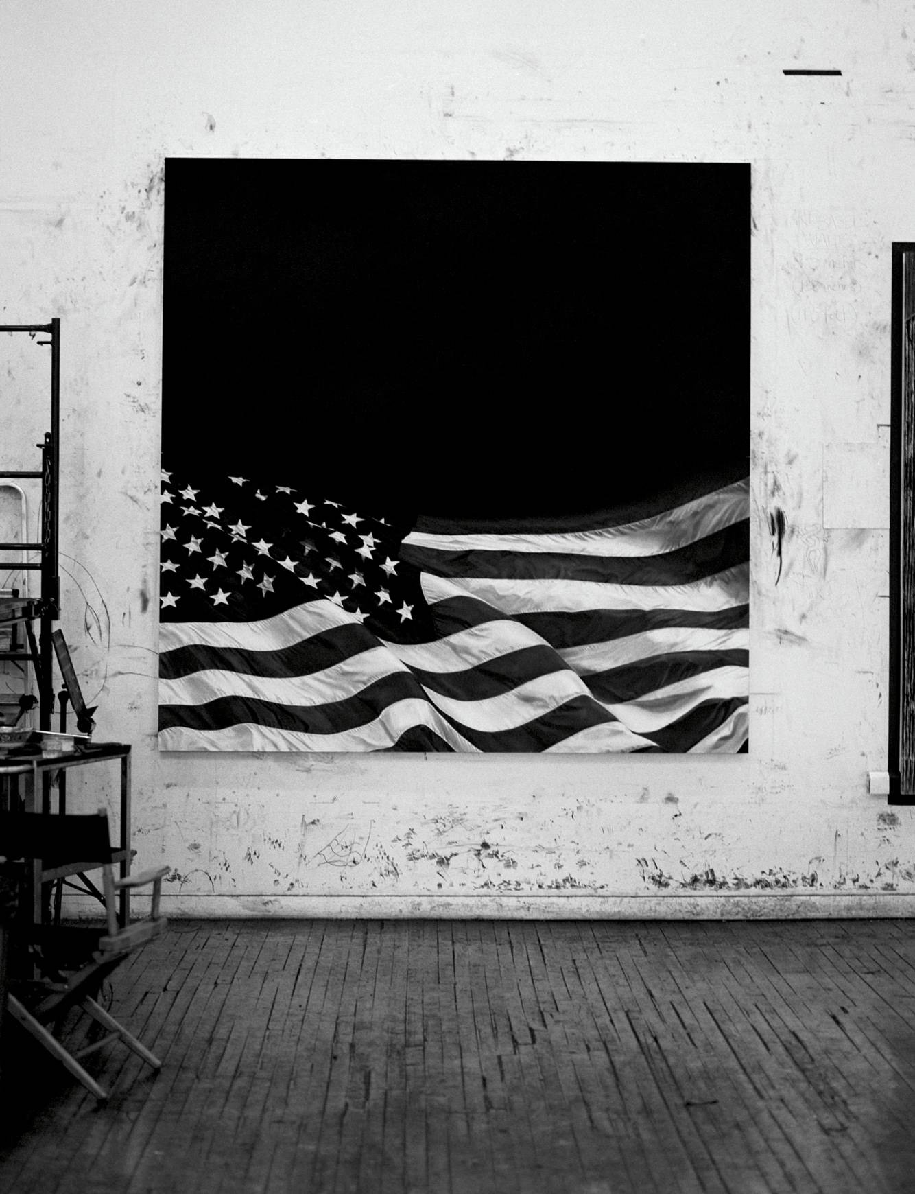 View of the studio. America is another theme dear to Robert Longo.  He dedicated the canvas below to the historian Howard Zinn, a specialist in American history.
