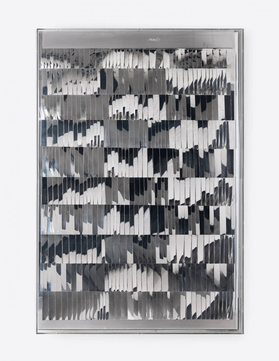 Heinz Mack, "Lamellenrelief" (1963), aluminium, bois et Plexiglas, 140 x 95 x 2 cm.  Photo : Pierre Antoine © Heinz Mack/ADAGP, Paris, 2016 Courtesy Galerie Perrotin