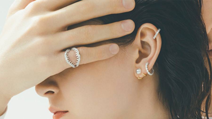 Tasaki fusionne perles, diamants et détails punk dans sa nouvelle collection de joaillerie
