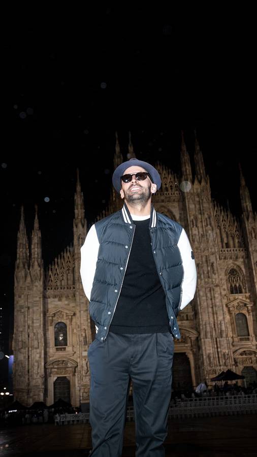 Le photographe JR à l'événement Moncler à Milan 